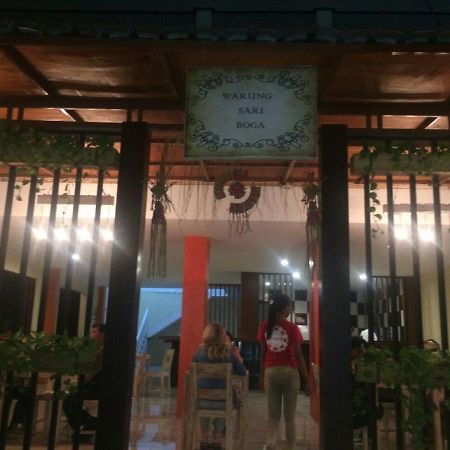 Sari Room Bed & Breakfast Нуса-Дуа Экстерьер фото